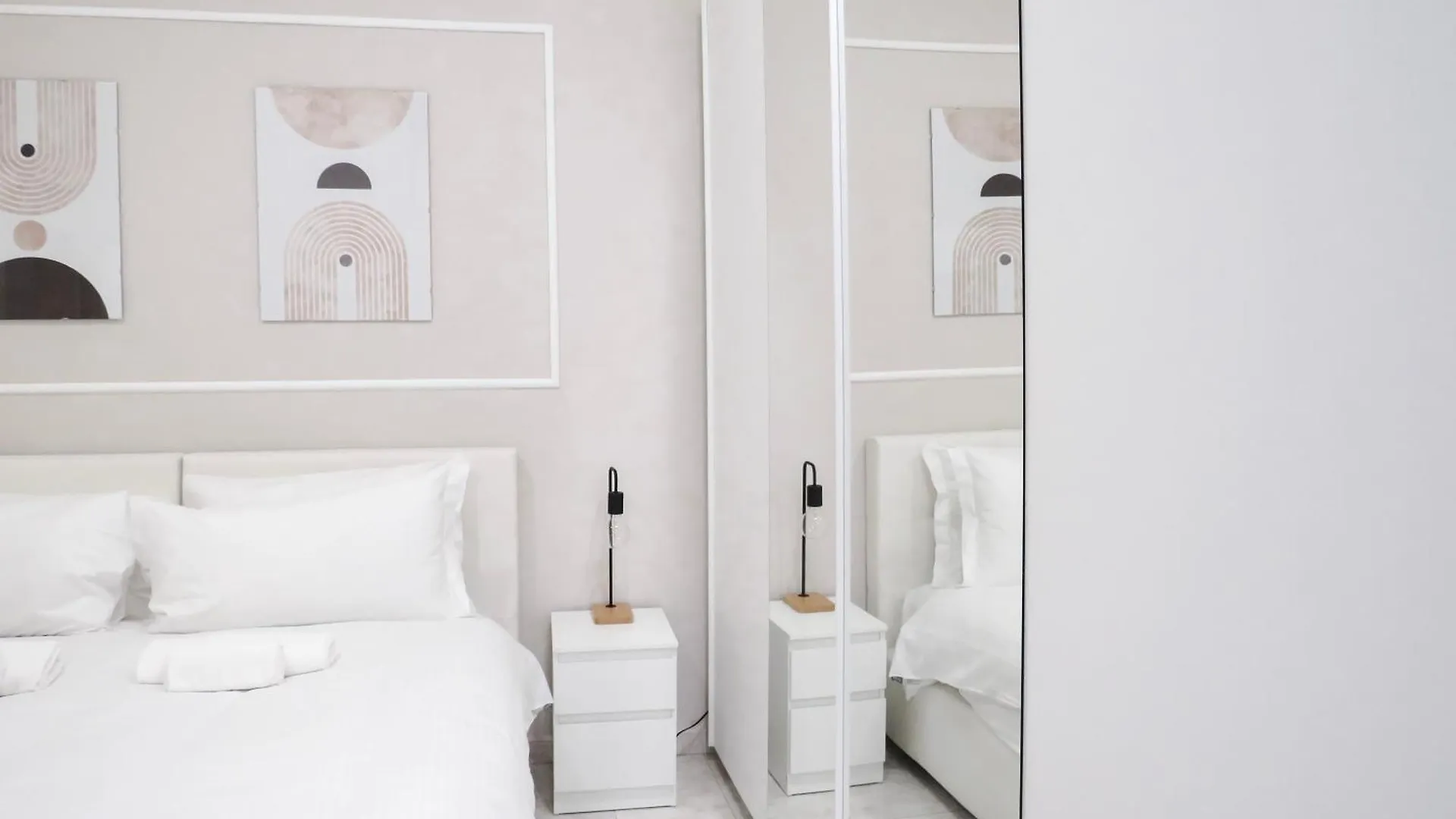 Urban Home - Direct To Malpensa - Duomo - San Siro ミラノ アパート