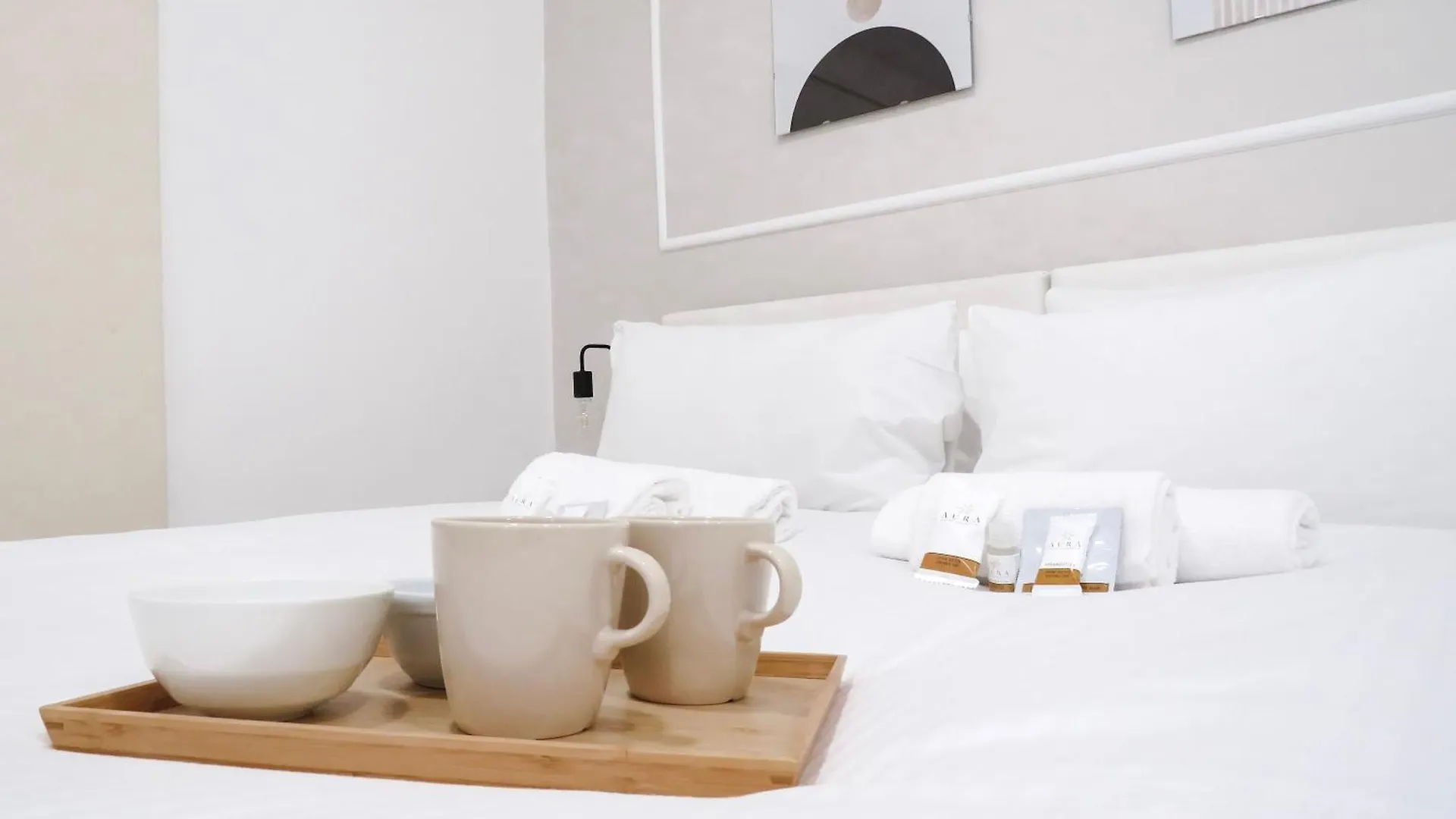 Urban Home - Direct To Malpensa - Duomo - San Siro ミラノ 0*,